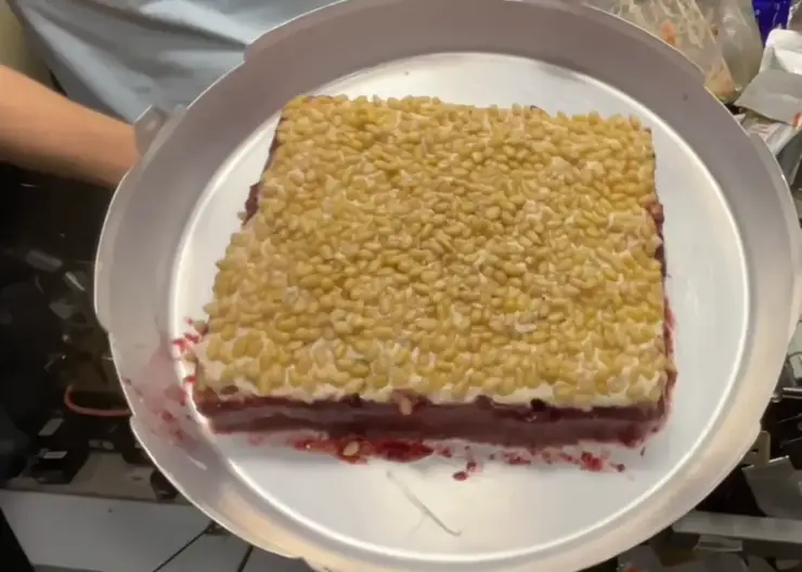 Космический десерт. Космонавт из Красноярского края приготовил торт прямо на МКС