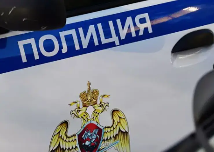 В красноярском Академгородке заметили босоного 3-летнего мальчика в нижнем белье