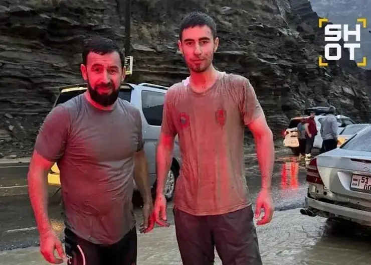 Курсант из Омска спас семью из семи человек во время наводнения в Дагестане