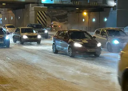 Красноярск парализовали утренние пробки из-за снегопада