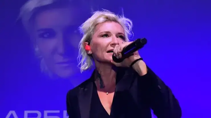 Билеты на концерт Дианы Арбениной в Новосибирске раскупают, несмотря на попытки его отменить