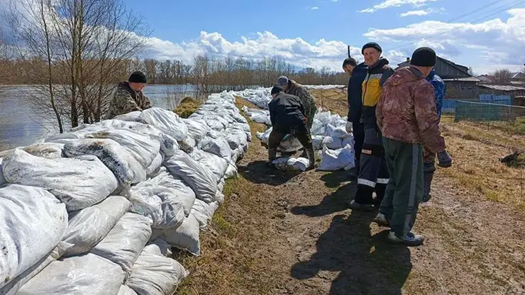 В Омской области эвакуировали свыше 150 человек из-за потопа