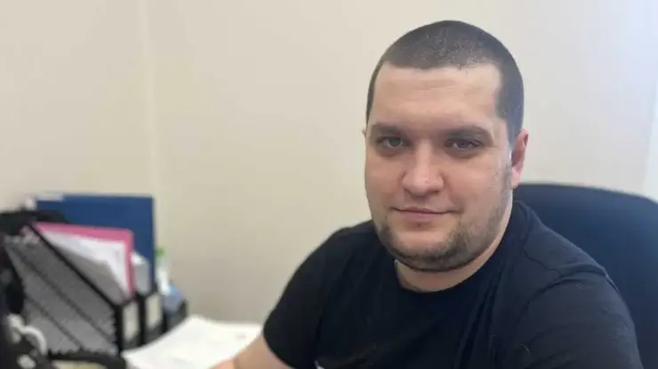 Повестка, ранение и новая жизнь: рассказываем о ветеране СВО из Красноярска Максиме Антипове, который получил работу в РУСАЛе