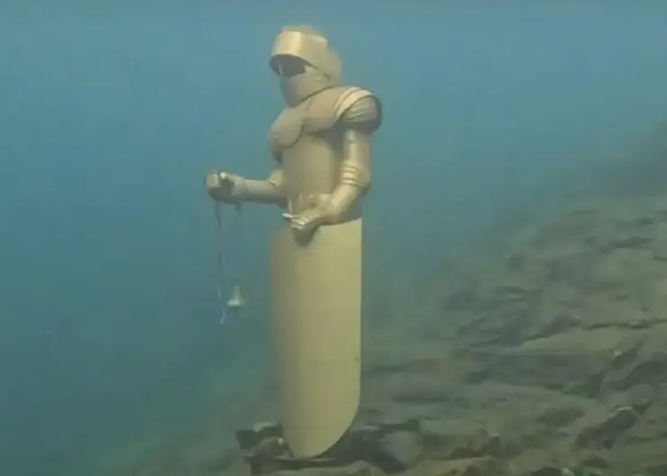 Статую рыцаря убрали со дна озера Байкал после проверки прокуратуры