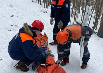 На красноярских Столбах спасатели дважды за день эвакуировали травмированных туристов