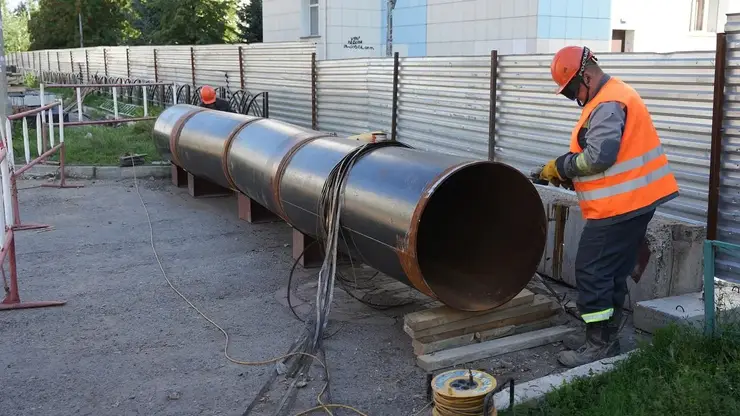 Красноярск ускоряет подготовку к зиме: масштабная модернизация теплосетей и жесткий контроль УК