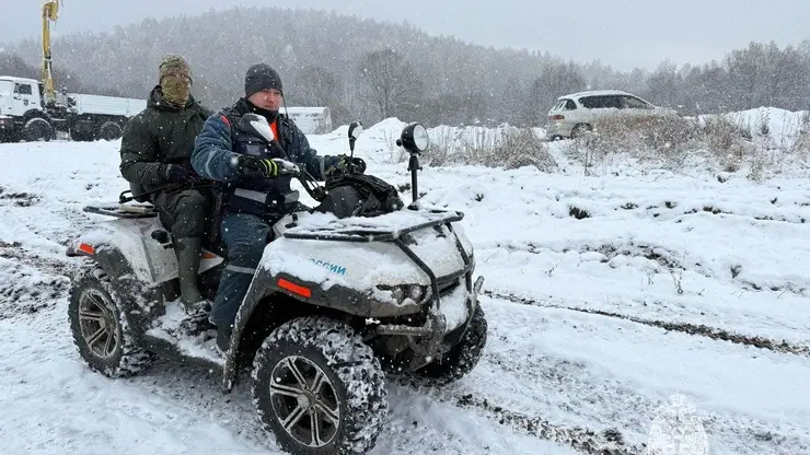 Плохая погода мешает поискам пропавшей семьи Усольцевых в горах Красноярского края