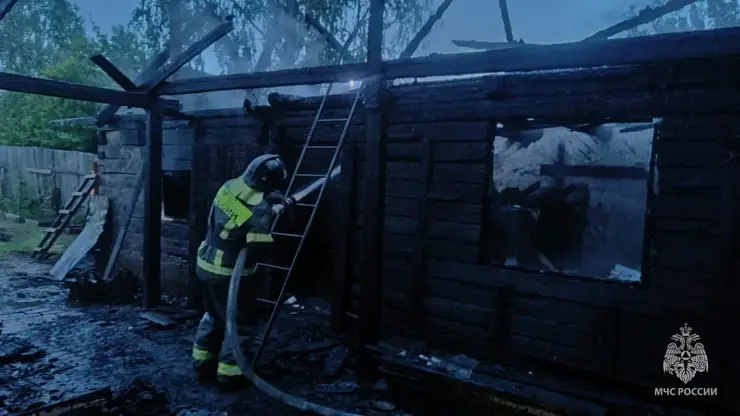 За сутки сотрудники МЧС потушили в крае 28 пожаров