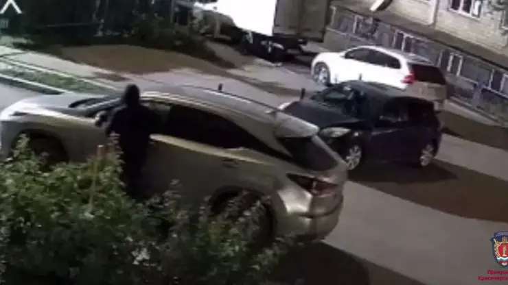 В Красноярске задержан серийный вор зеркал с люксовых автомобилей. Ущерб оценили в 500 тысяч рублей