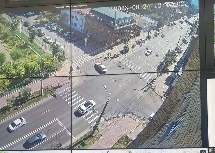 В Красноярске улица Сурикова вновь стала односторонней