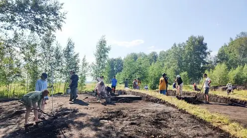 Омские археологи исследуют древние курганы с воинскими погребениями