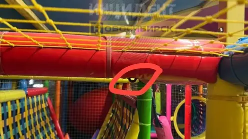 В Новосибирске в детском лабиринте ребенок сильно травмировал голову