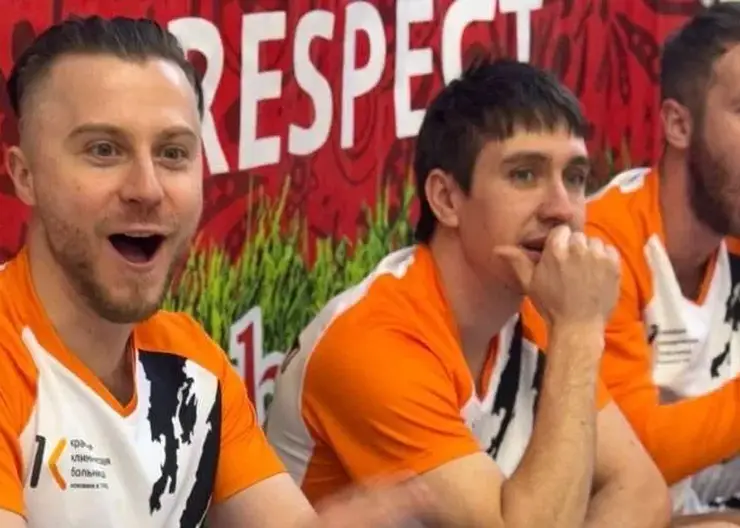 В Красноярске пациенты с пересаженными органами сыграли в футбол с врачами