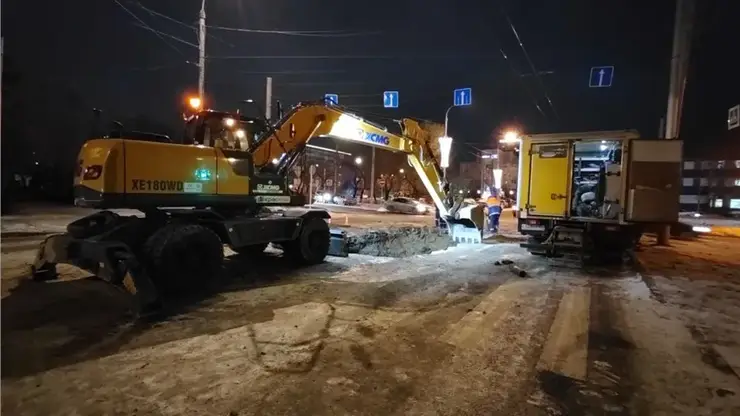 Движение в центре Красноярска частично закрыли из-за аварии на сетях