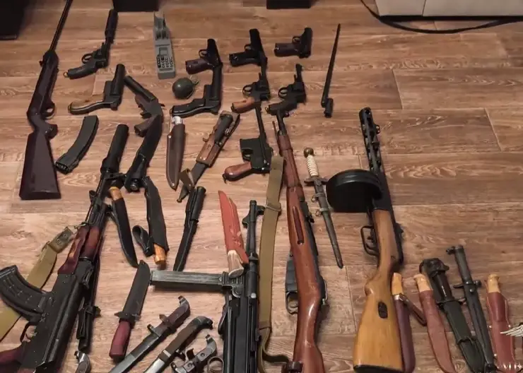8 жителей Новосибирска подозревают в организации нелегального оружейного бизнеса