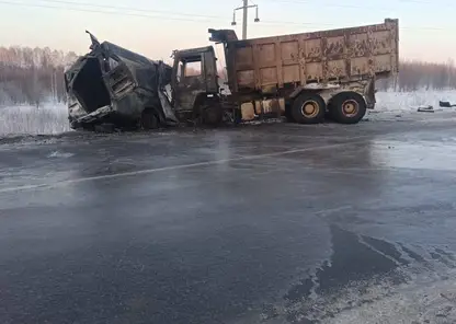 В Томской области в смертельное ДТП попали грузовик и машина скорой помощи