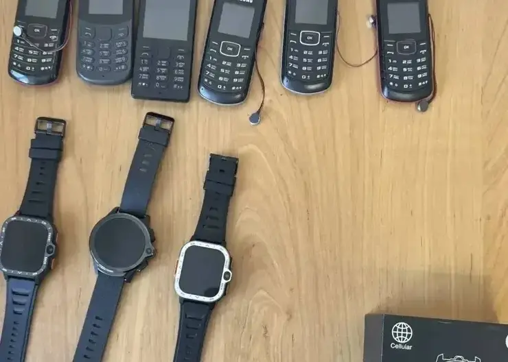 Житель Канска купил шпионские часы с камерой и отправился под суд