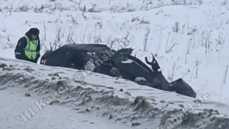 Авария с большегрузом и легковушкой на трассе в сторону Канска (видео)