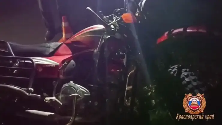 Подросток на мотоцикле насмерть разбился о столб в Красноярском крае