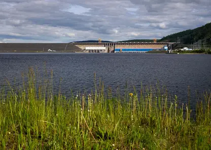 Богучанская ГЭС работает на обеспечение навигации на Ангаре: увеличен сброс воды