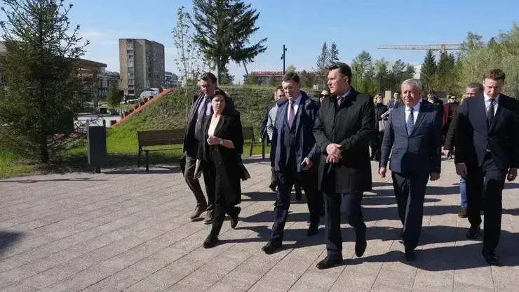 Вице-премьер Александр Новак посетил красноярский Центральный парк, где проходит масштабное обновление территории к 400-летию города