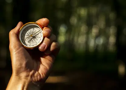 Технологии отступают: GPS-сбои заставляют поисковиков возвращаться к картам и компасам