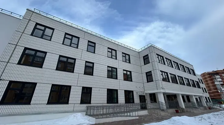 Новый детский сад с мини-спортзалом и клубом кёрлинга откроется в красноярской Покровке