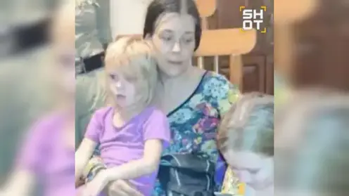 Красноярка, жившая в пещере в Индии с двумя детьми, вернулась в Россию