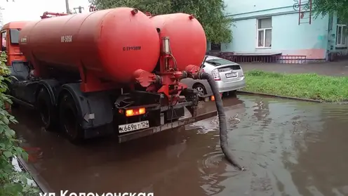 Утренняя гроза разбудила красноярцев и залила улицы дождем