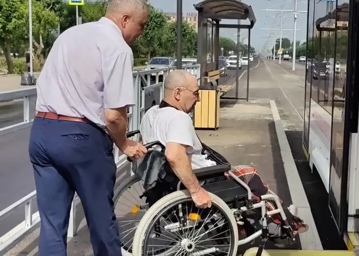 В Красноярске обновленные трамвайные пути, проверили маломобильные горожане
