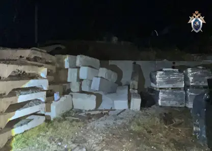 Во Владивостоке на 3-летнего ребенка упал бетонный блок, мальчик скончался