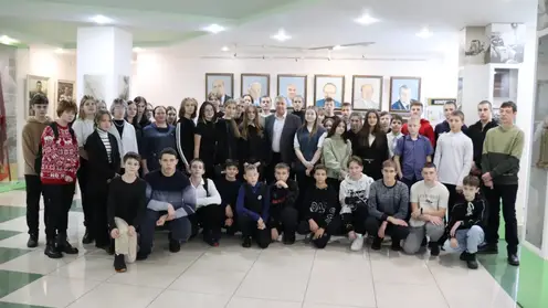 На Назаровском разрезе побывали участники профориентационного проекта Дома школьника