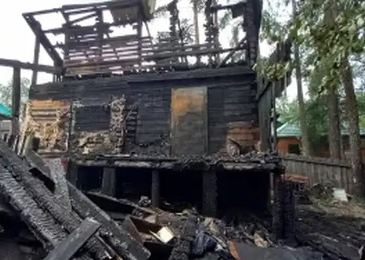 Житель Улан-Удэ поджег дом с бывшей женой и двумя маленькими детьми