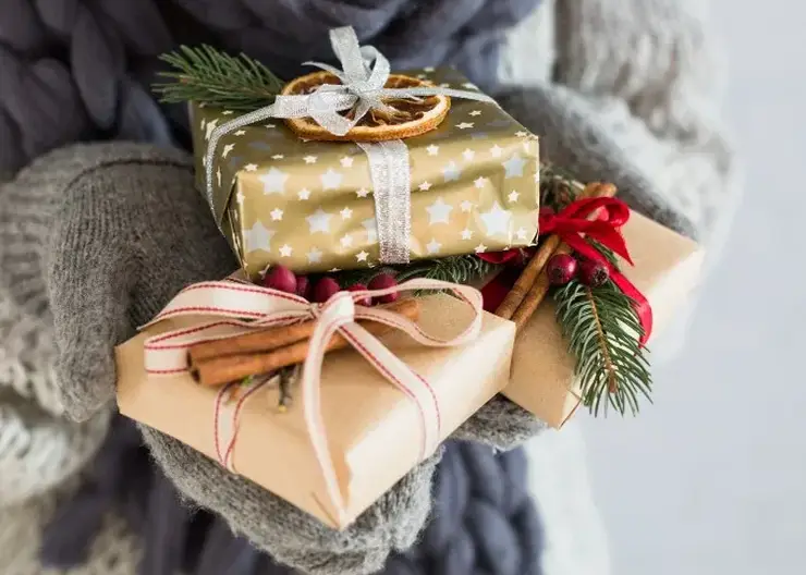 В Красноярске жители Солонцов пожаловались на отсутствие детских новогодних подарков. Что говорят в администрации?