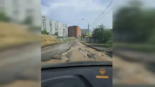 Режим угрозы ЧС из‑за размытой дороги ввели на улице Гриболевской в Красноярске Режим угрозы ЧС из‑за размытой дороги ввели на улице Гриболевской в Красноярске