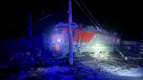 Поезд в Иркутской области сошел с рельсов