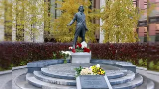 «Исполнилось бы 64 года»: Красноярск чтит память Дмитрия Хворостовского