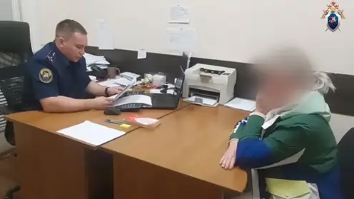 Чиновница администрации Красноярска задержана за взятки алкоголем и продуктами