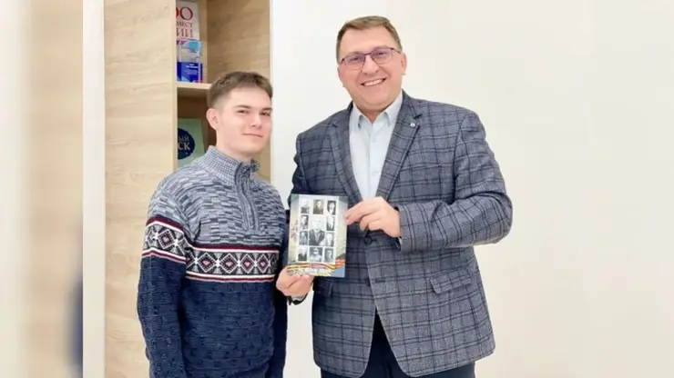 Омский студент написал книгу, чтобы помочь другим восстановить военную историю семьи