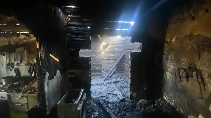 В Уярском районе мужчина пытался заживо сжечь тёщу и женщину с ребенком