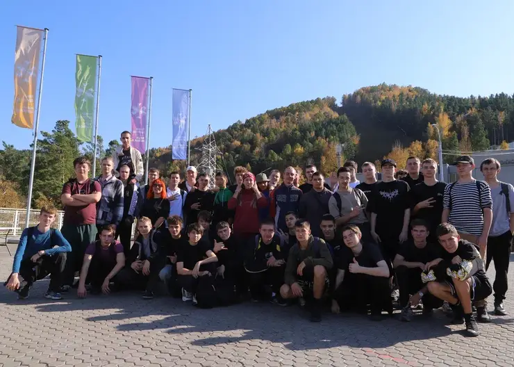 Волонтеры в четырнадцатый раз очистили «Красноярские Столбы» и «Бобровый лог»