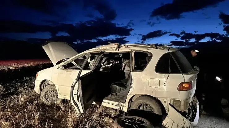 Пять подростков пострадали при опрокидывании автомобиля в Тыве