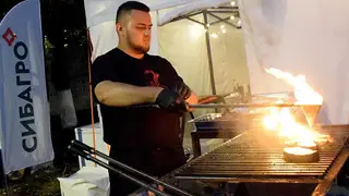 Мясо, огонь и немного магии: «Сибагро» на фестивале «Большемуртинский пикник» Мясо, огонь и немного магии: «Сибагро» на фестивале «Большемуртинский пикник»