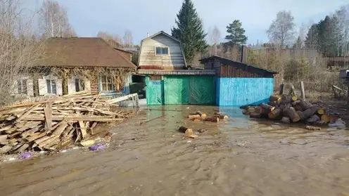 Два поселка эвакуируют в Якутии из-за подъема уровня воды в Лене