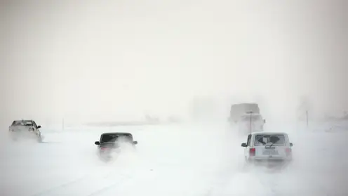 В Хабаровском крае из-за сильного снегопада ограничили движение на региональных и федеральных трассах