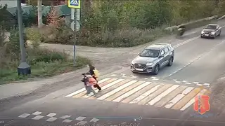 Подросток на мотоцикле сбил семилетнюю девочку в Емельяновском округе Подросток на мотоцикле сбил семилетнюю девочку в Емельяновском округе