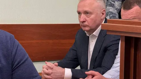 Экс-премьер Красноярского края Юрий Лапшин проходит лечение от онкологического заболевания в больнице ГУФСИН