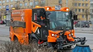 Первая новая дорожная техника вышла на уборку улиц Красноярска