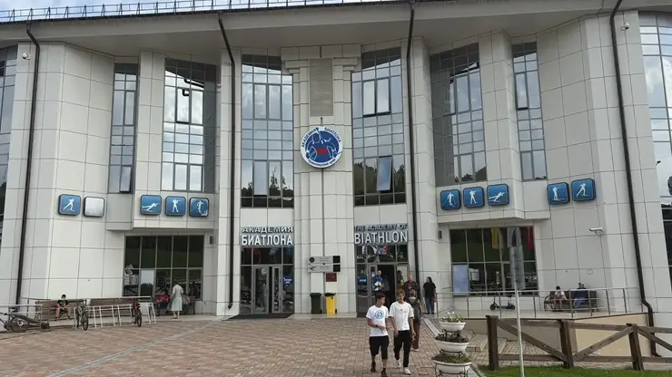 Академия биатлона в Красноярске ярко отпраздновала 20-летие