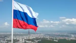 В честь Дня России на Николаевской сопке в Красноярске подняли государственный флаг